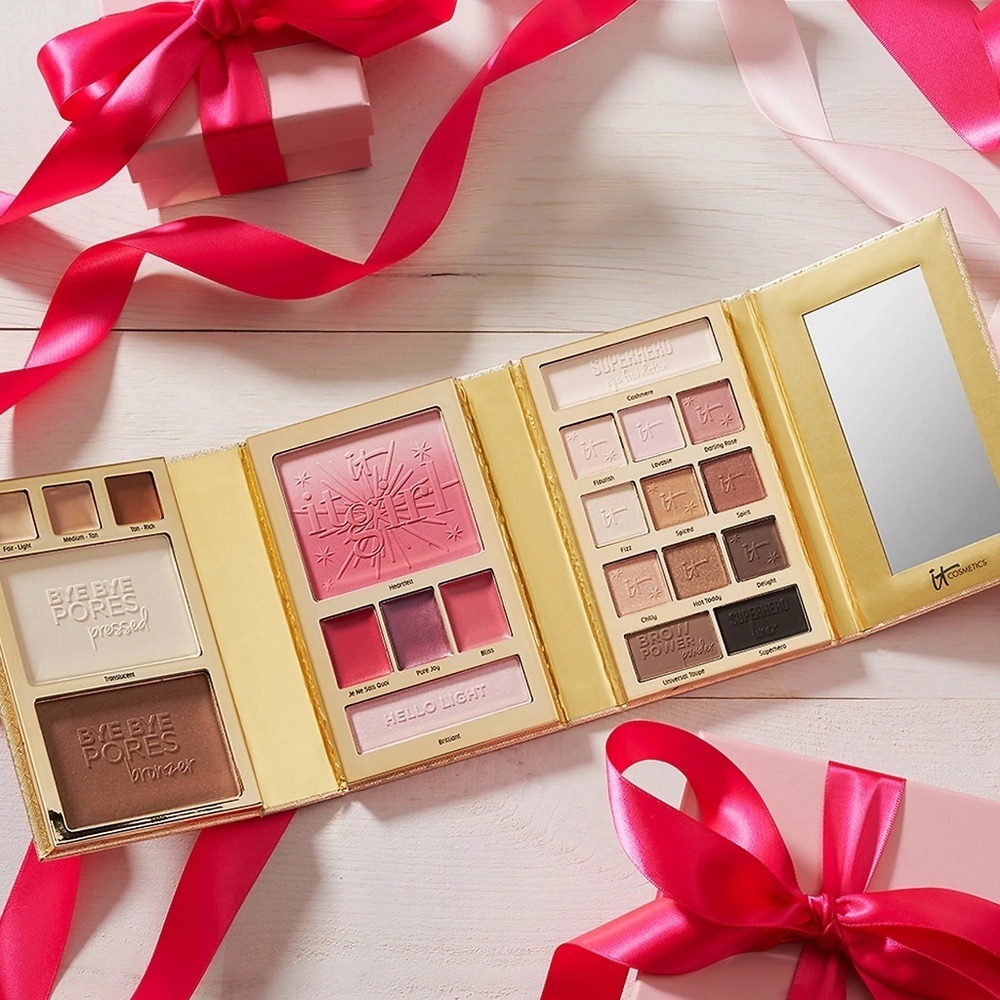 IT Cosmetics Special Edition IT Girl Holiday Beauty Book Palette Blush Eyes Face